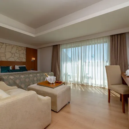 Armas Life Belek מלון בואזקנט