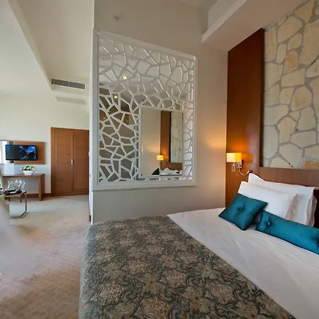 Armas Life Belek מלון