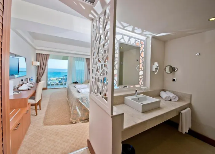Armas Life Belek 5*